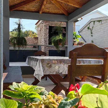 Katic Апартаменты Ражань